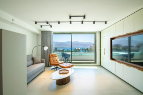 Beach side -Luxury sea View Amazing pool Eilat